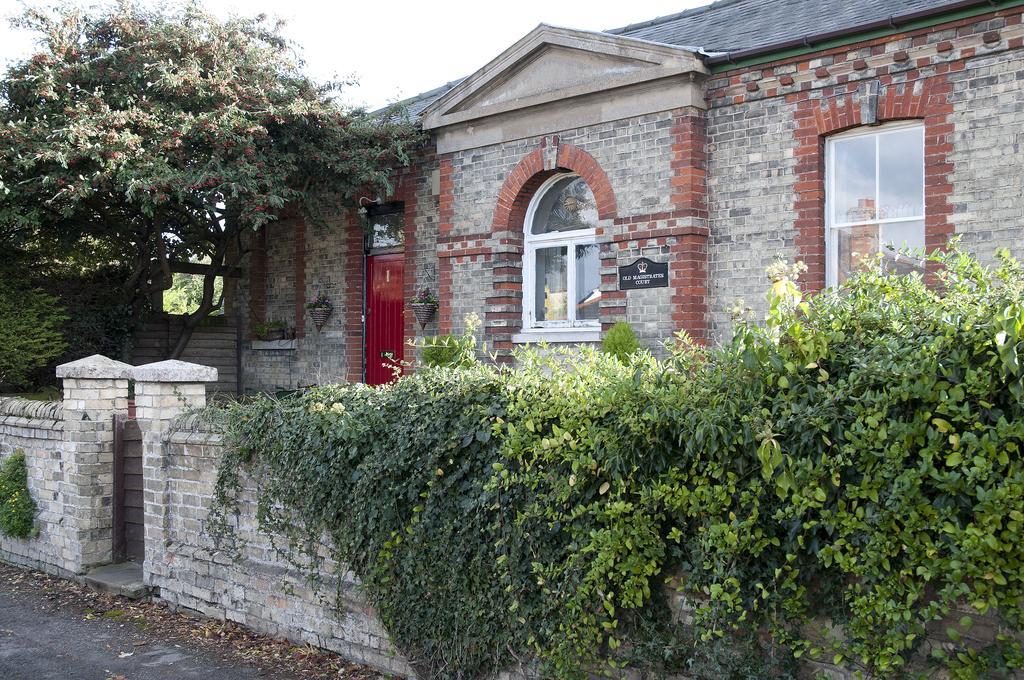 The Old Magistrates Court Bed & Breakfast Melbourn ภายนอก รูปภาพ